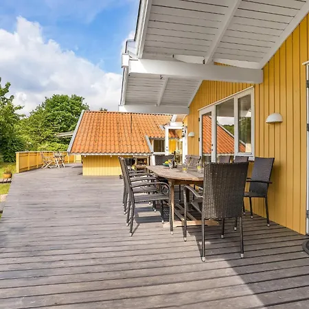 Four-bedroom In Nysted