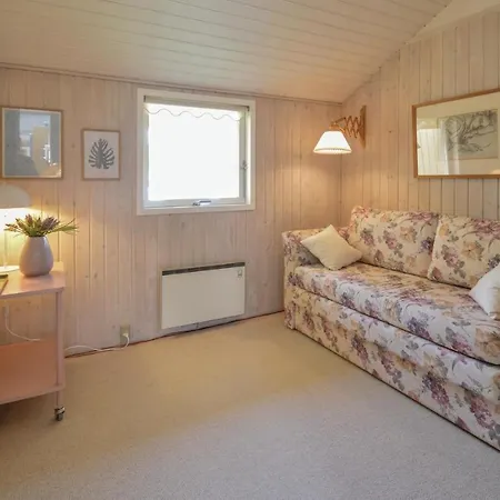 Four-bedroom In Semesterbostad